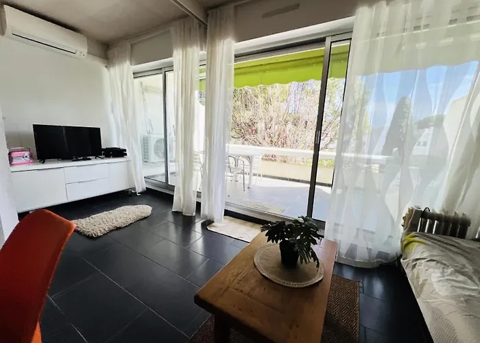 Apartment Port Vincent - La Grande-motte, Appartement, Piscine, Wifi Mae-8384 La Grande-Motte